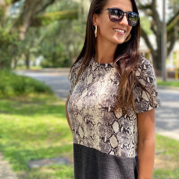 Snakeskin contrast top - Picture 1 of 4